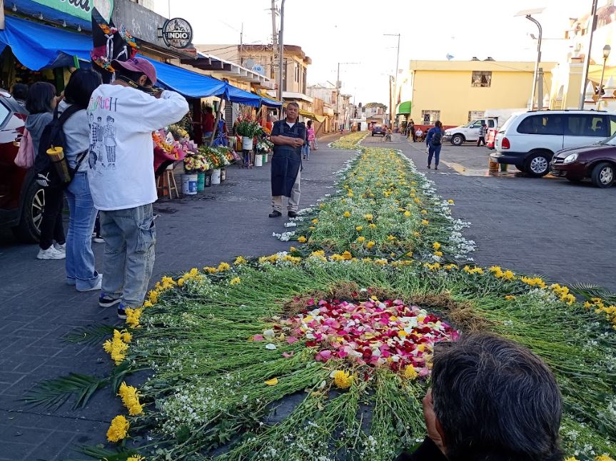 Actividad Cultural Comunitaria: Luces que nos acompañan: ofrenda fotográfica